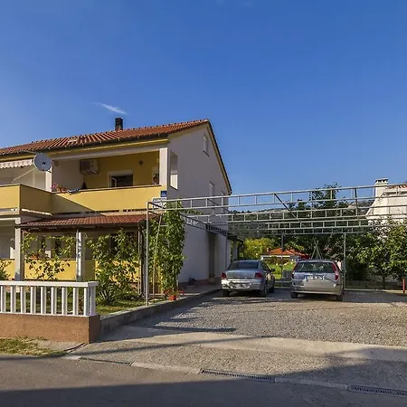 Ivica Apartment Palit