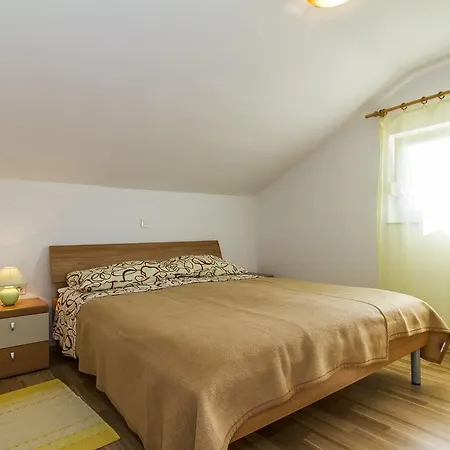 Ivica Apartment *
